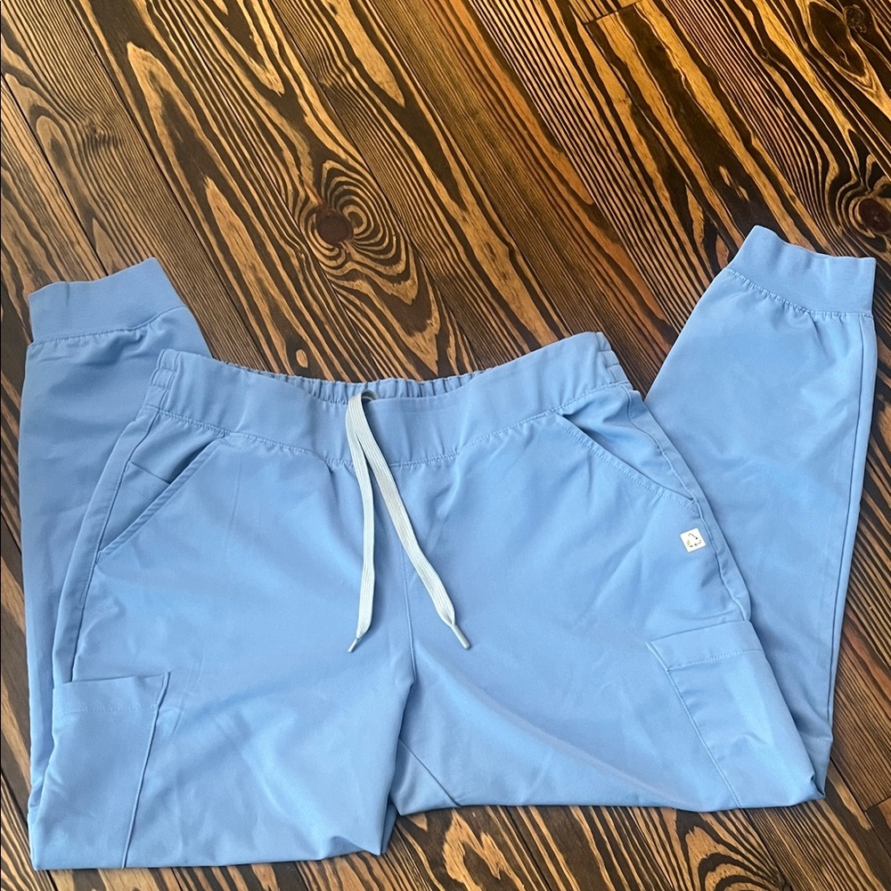 Women’s Resurge Scrubs in Ceil Blue size M - Picture 2 of 4